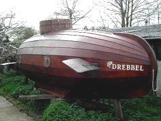 Подводная лодка «Черепаха»  построенная  <br> Дейвидом Бушнеллем в 1776 году в США